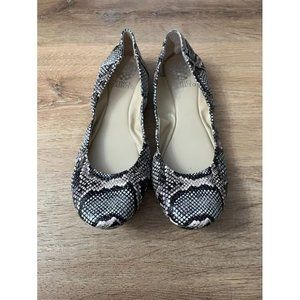 EUC Vince Camuto Snake Skin Flats